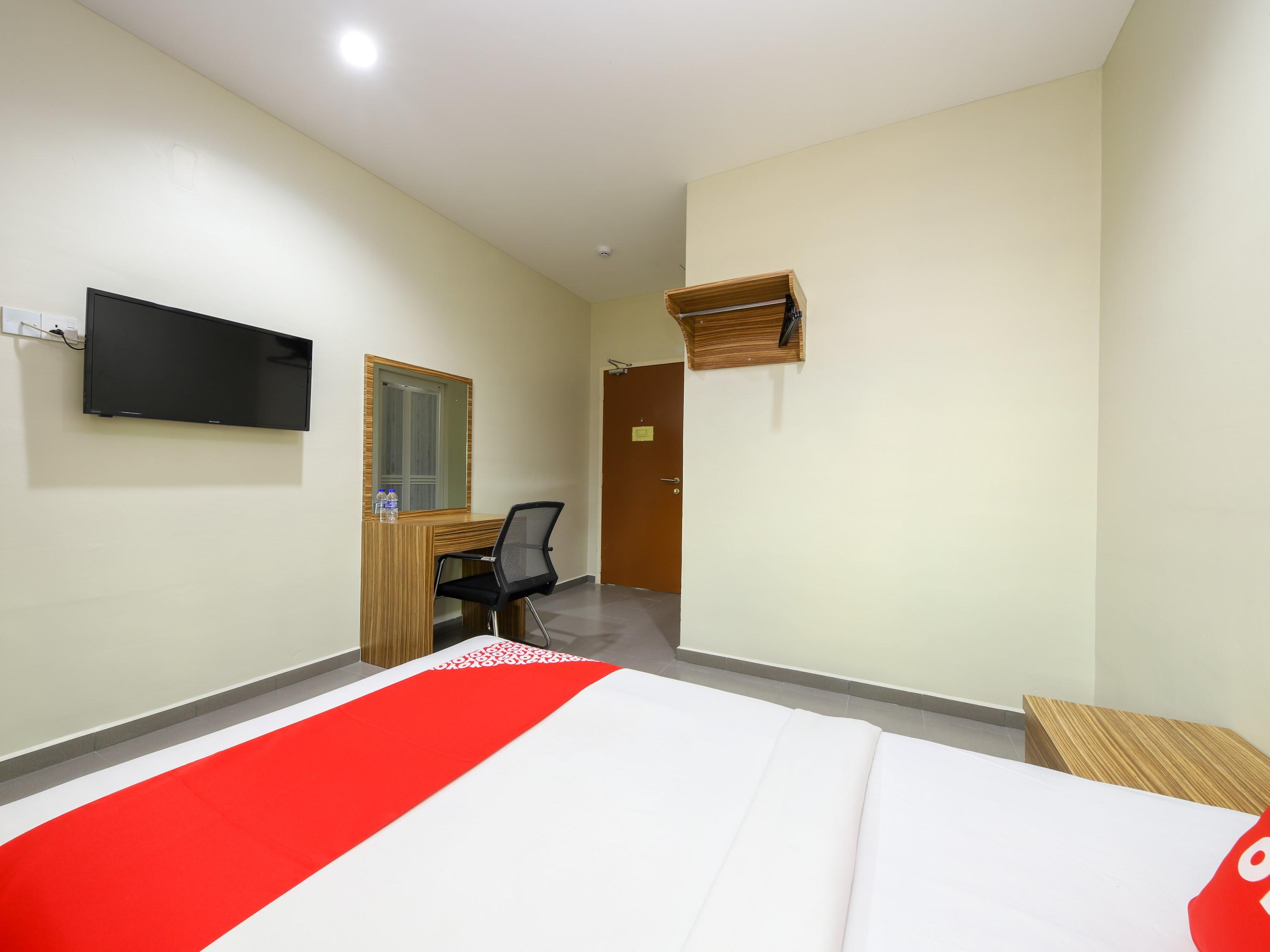 Oyo 89839 Riaz Hotel Malacca Екстериор снимка