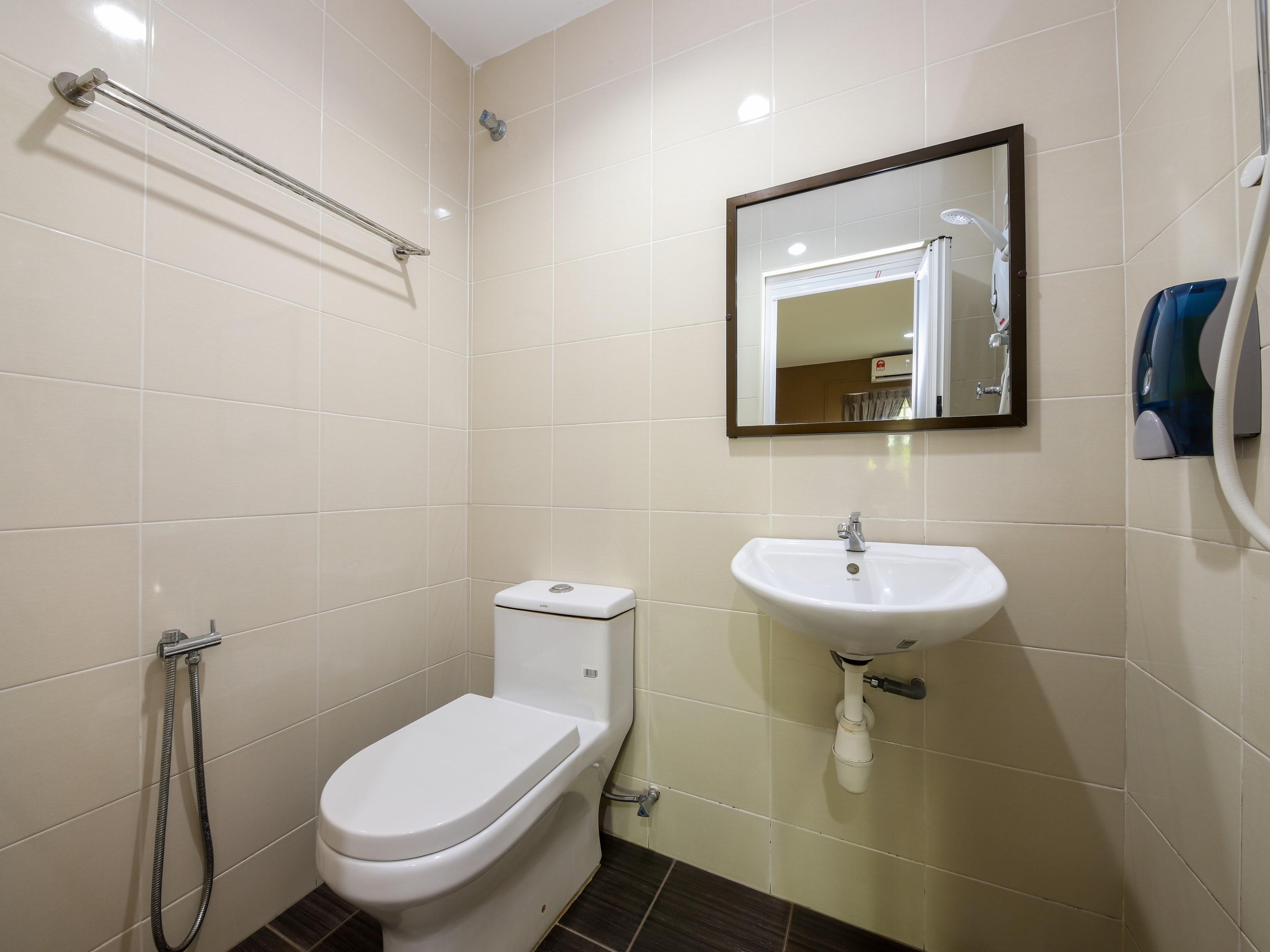 Oyo 89839 Riaz Hotel Malacca Екстериор снимка