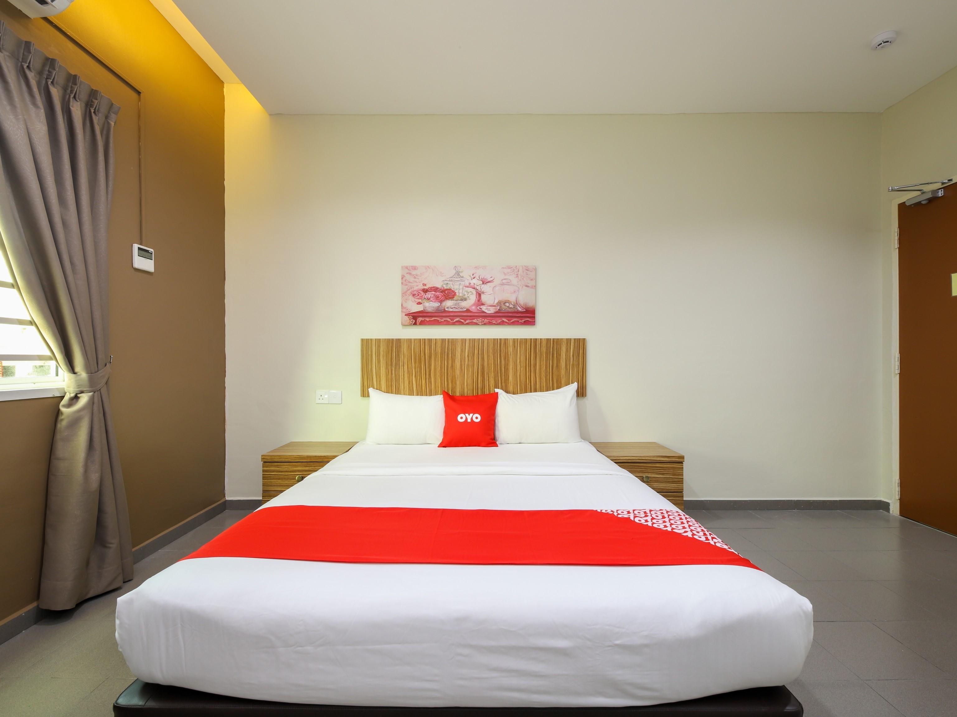 Oyo 89839 Riaz Hotel Malacca Екстериор снимка