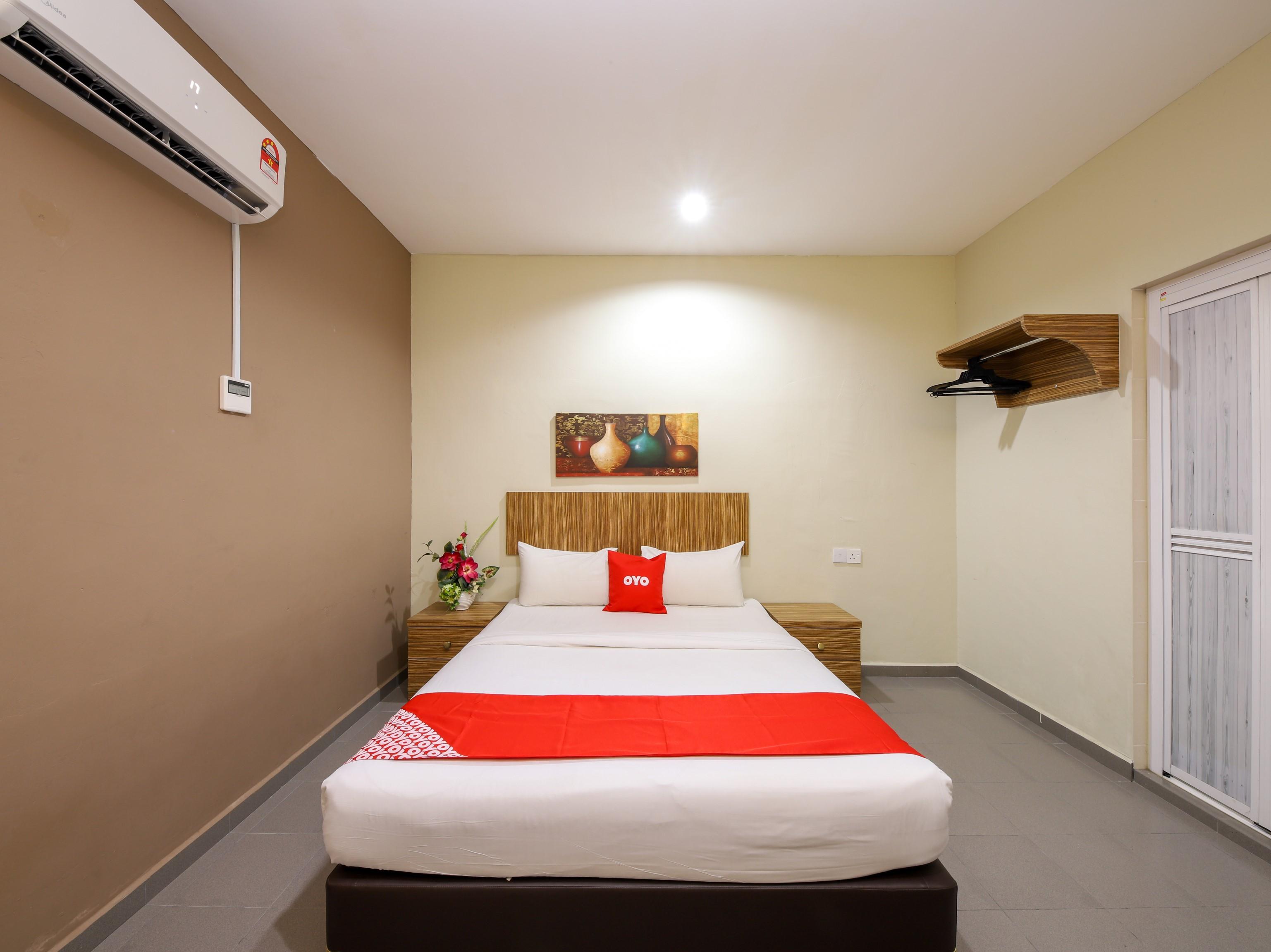 Oyo 89839 Riaz Hotel Malacca Екстериор снимка