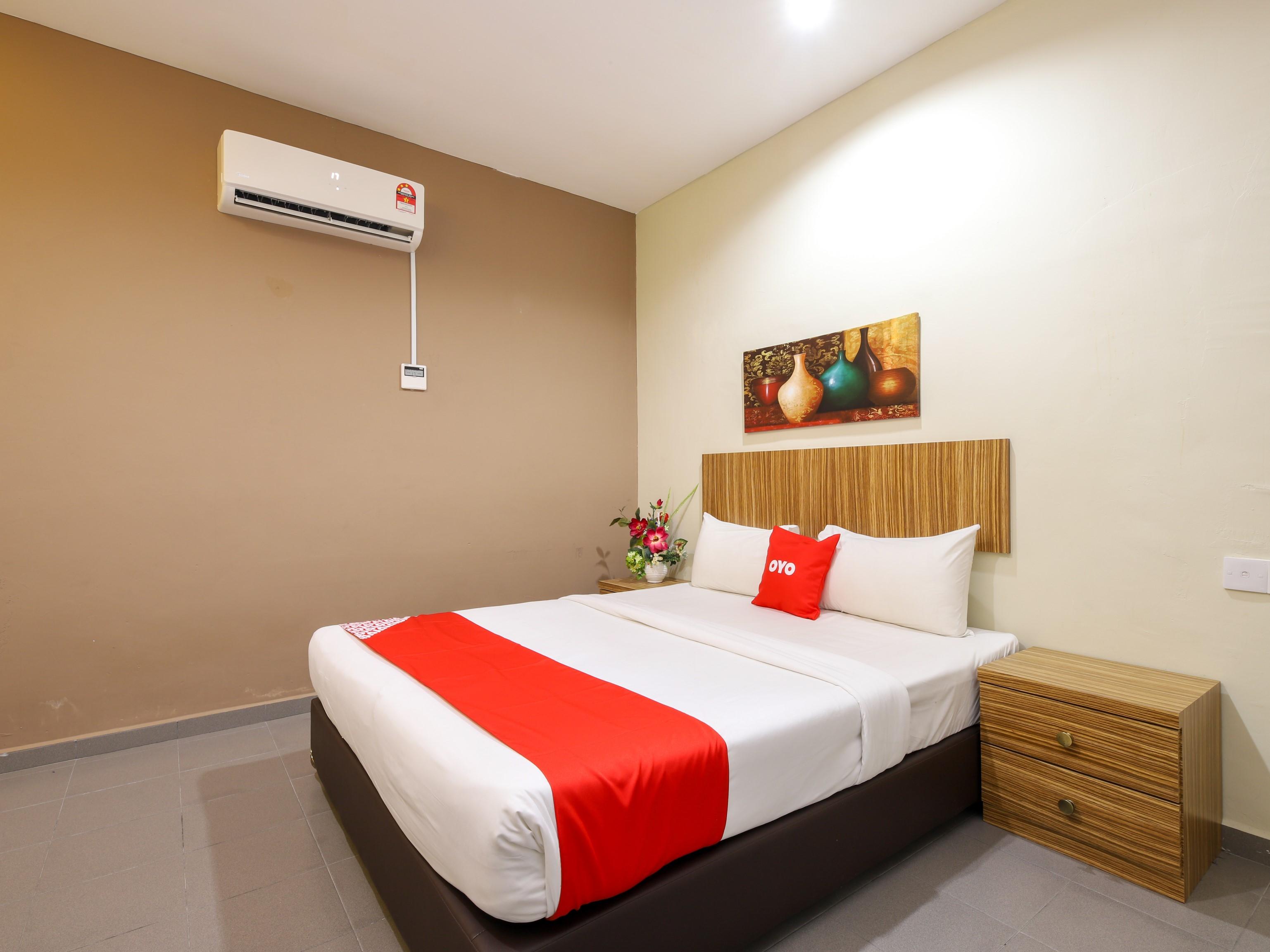 Oyo 89839 Riaz Hotel Malacca Екстериор снимка