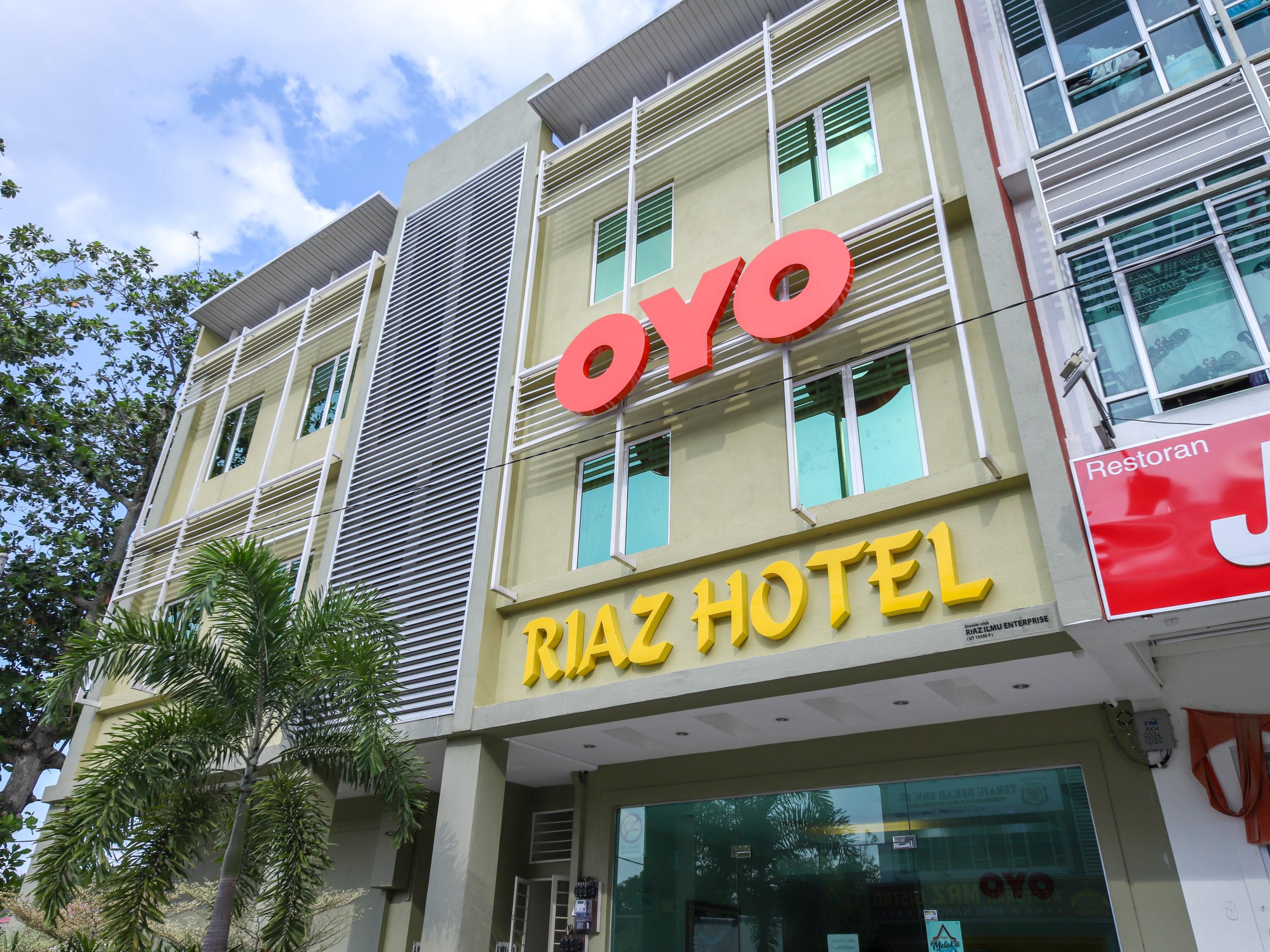 Oyo 89839 Riaz Hotel Malacca Екстериор снимка