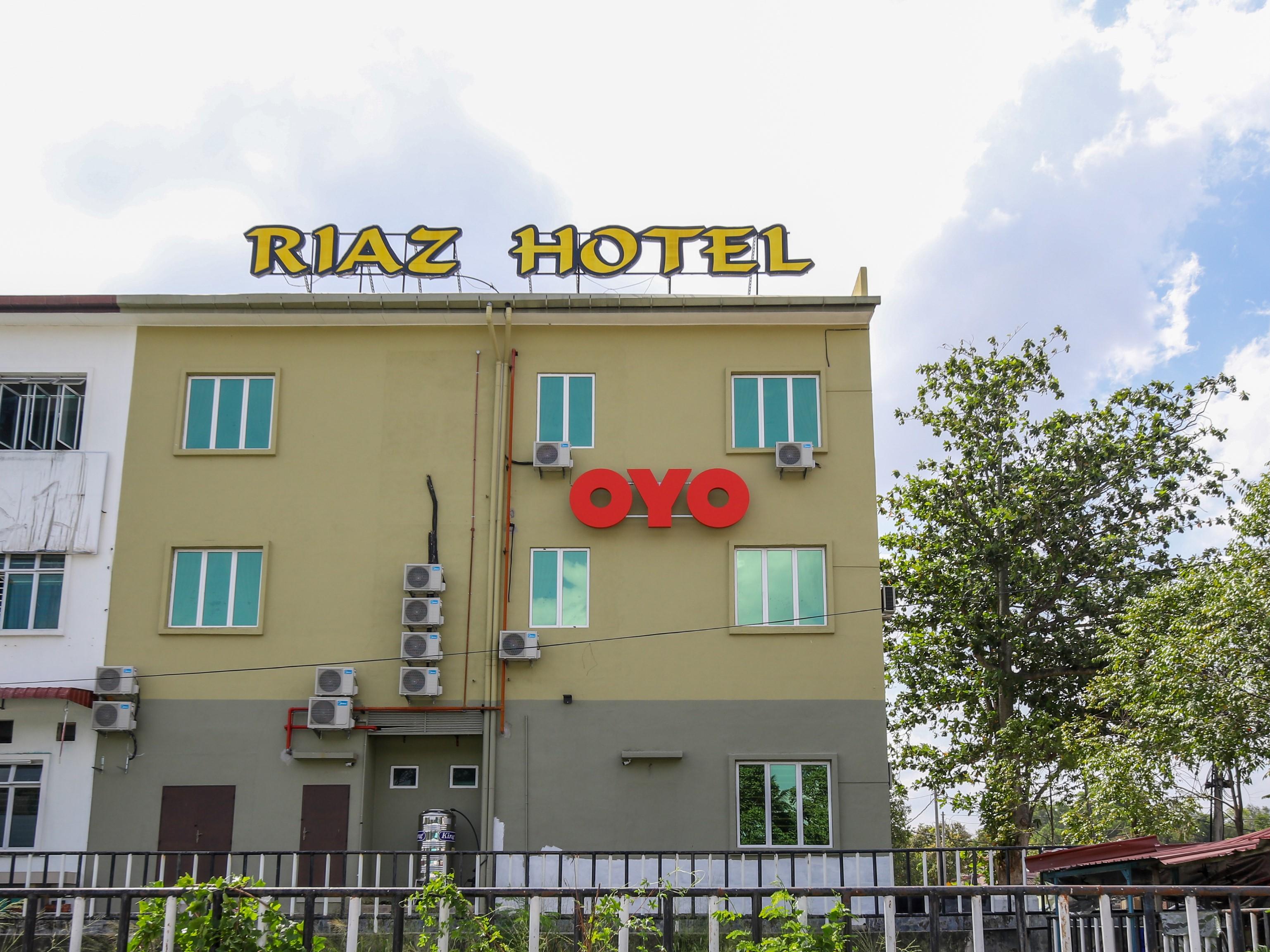Oyo 89839 Riaz Hotel Malacca Екстериор снимка