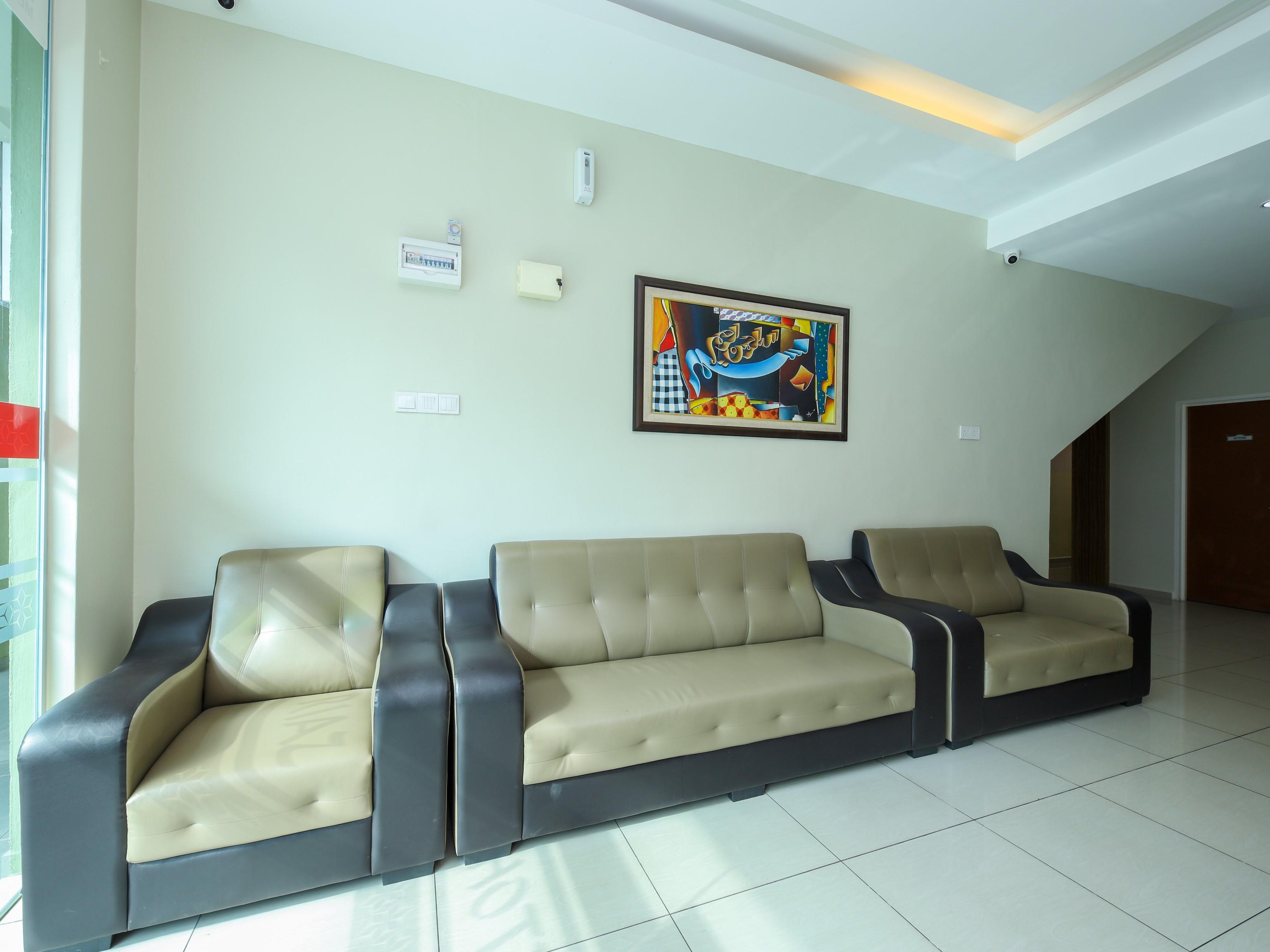 Oyo 89839 Riaz Hotel Malacca Екстериор снимка