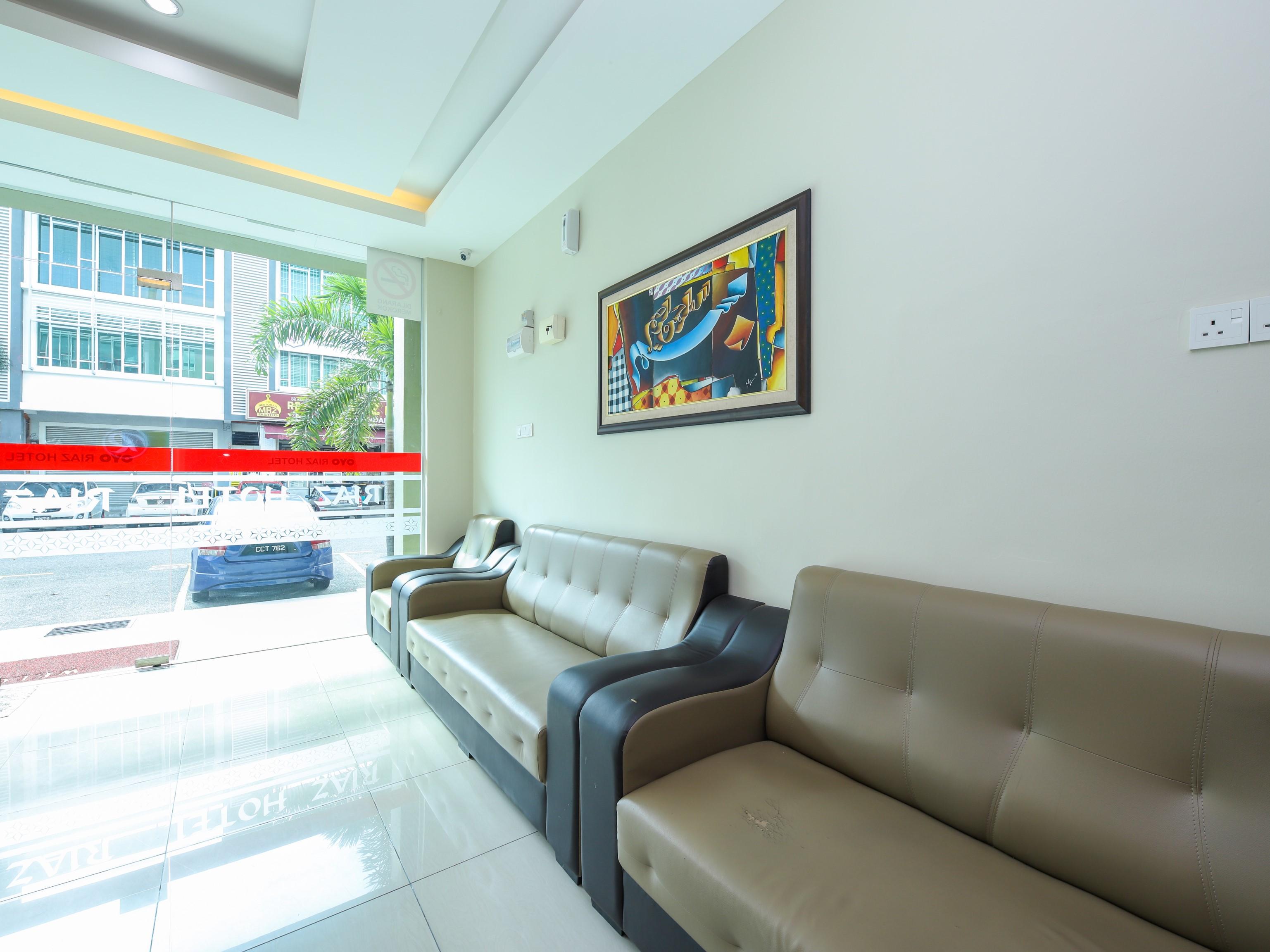 Oyo 89839 Riaz Hotel Malacca Екстериор снимка